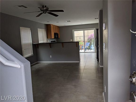 3rd image of 588 Primrose Hill Ave