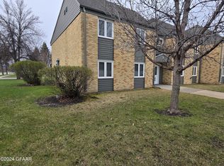 3522 Cherry St APT D6, Grand Forks, ND 58201