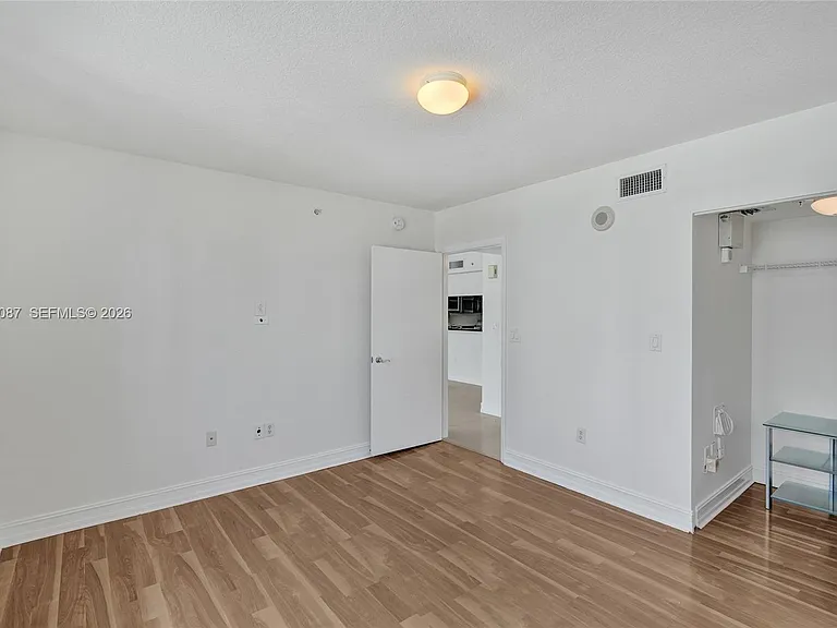 31 SE 5th St #2305 — Photo 22