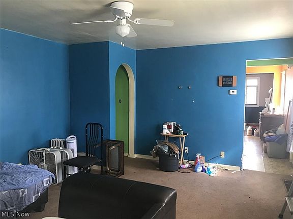 3rd image of 919 Davies Ave