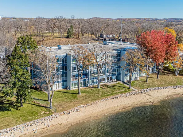 315 Park Lake Blvd APT 414, Detroit Lakes, MN 56501