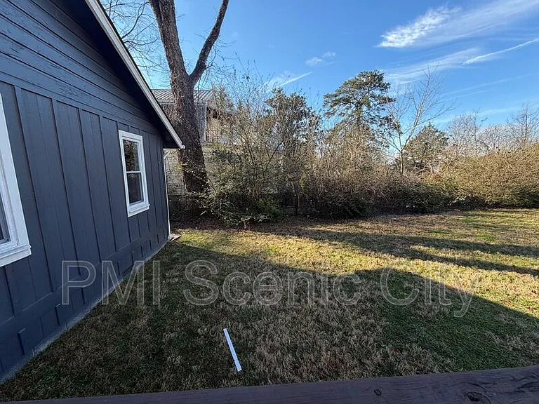 607 Franklin St — Photo 24