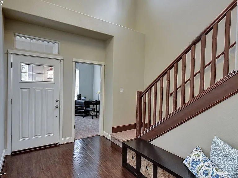 20798 SW Anna Ct — Photo 2