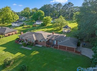 101 Lake Rd, Albertville, AL 35950