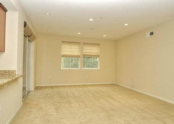 5th image of 809 Auzerais Ave Unit 207