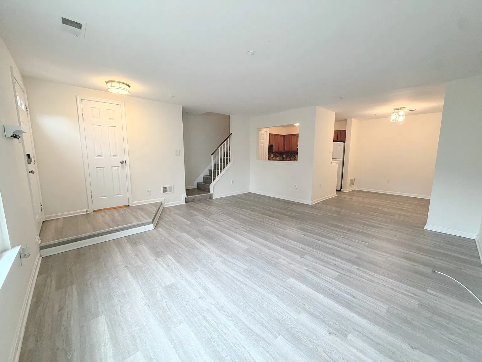3 bed, 2.5 bath, 1650 sqft, $2,699 — Photo 3
