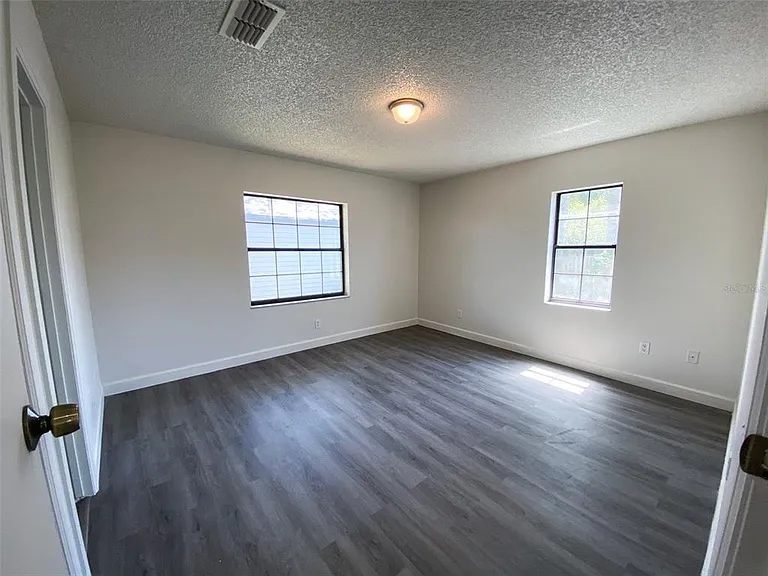 28046 Lois Dr — Photo 7