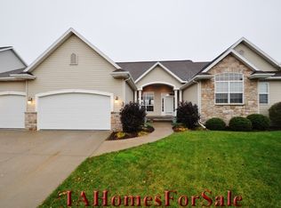 2385 Grey Wolf, Hiawatha, IA 52233