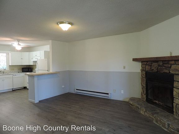 4th image of 210 Sugar Creek Ln Unit 2