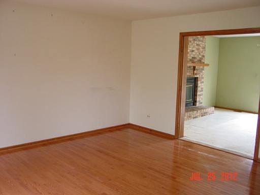 2nd image of 885 Kingston Ln