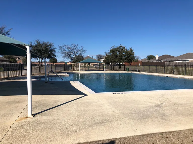 1805 Mesquite Ln — Photo 38