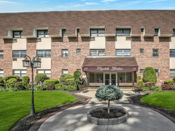 25 Elizabeth Street #1Y, Farmingdale, NY 11735