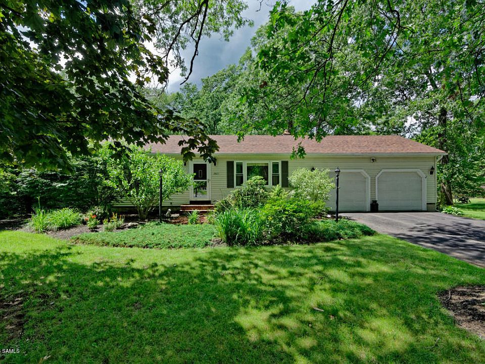 1st image of 3423 Burgoyne Ave