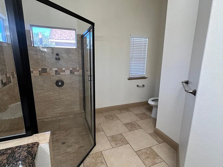 921 Fedora Ave — Photo 14