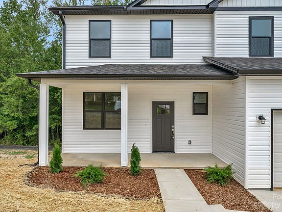 4th image of 4012 Hereford Ln