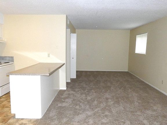 5th image of 9807 Cherry St #3