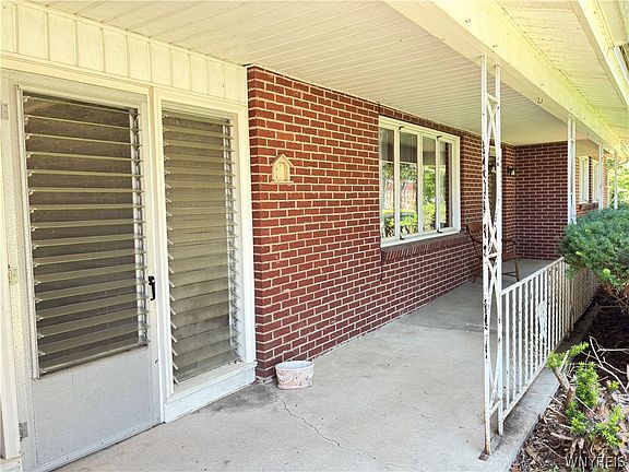 5th image of 325 McChesney St