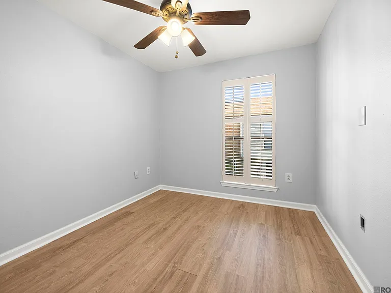 9817 Siegen Ln — Photo 11