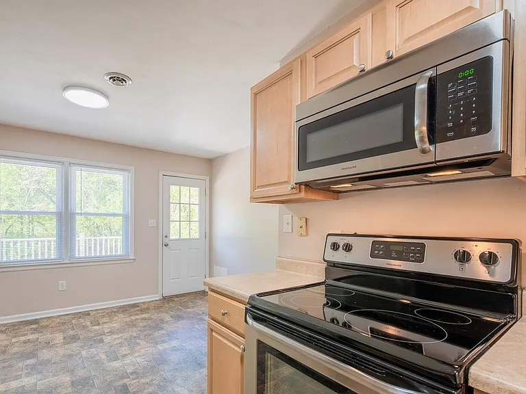 2561 Rutrough Rd — Photo 27