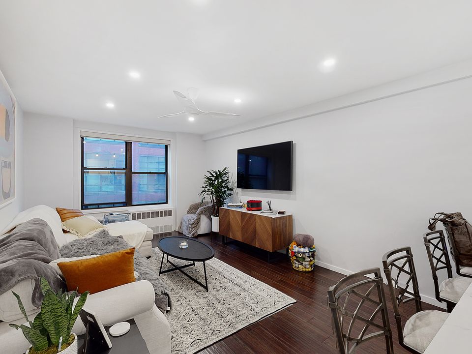 1st image of 165 Christopher St #2X