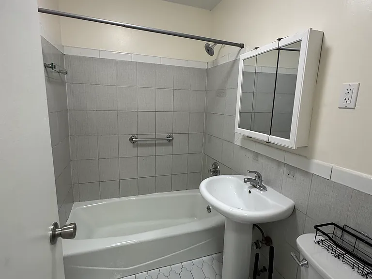 2-82 Watjean Ct #3 — Photo 5