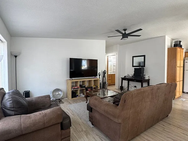 408 Alpine Dr — Photo 4