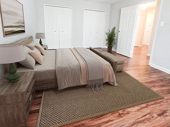 Bedroom (virtually staged)