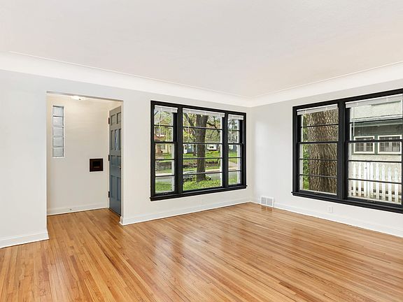 3rd image of 5026 43rd Ave S