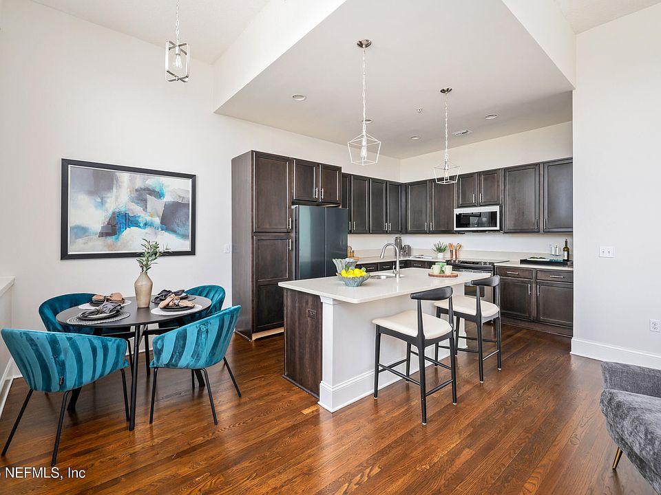 2nd image of 2525 COLLEGE Street #1307