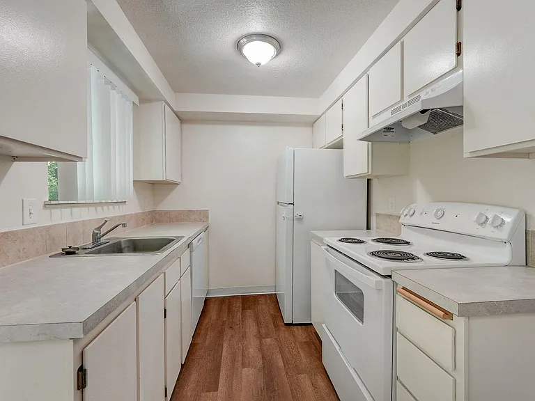 Brookwood Firs Apartments — Photo 24