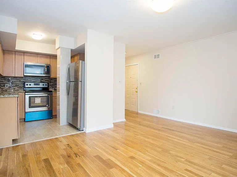 200 Central Ave #B5 — Photo 3