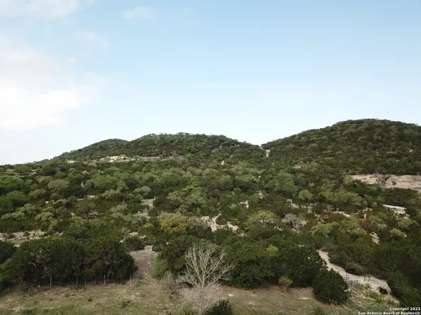 526 Cheyenne Trail, Pipe Creek, TX 78063