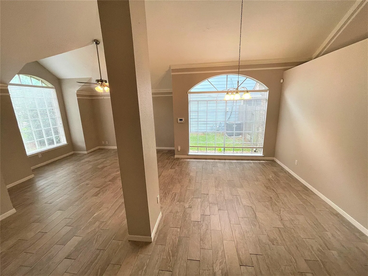 5 bed, 2.5 bath, 2289 sqft, $2,300 — Photo 2