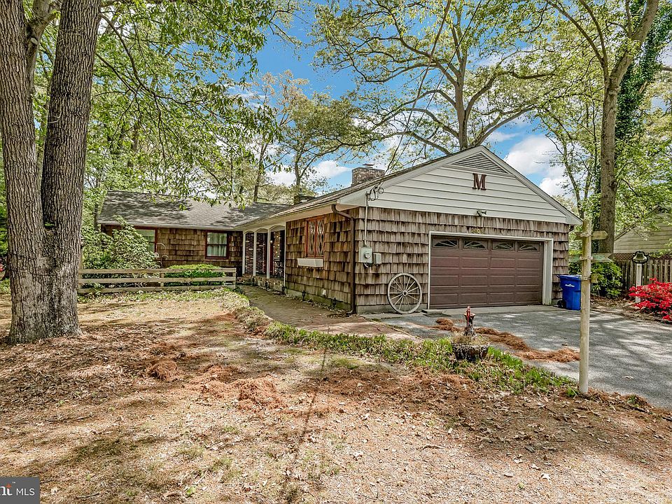 1st image of 24016 Snug Harbor Dr