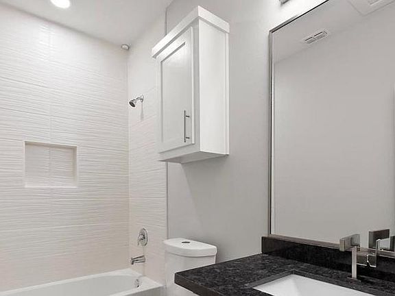 3rd image of 1005 Skyview St #B