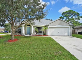 402 Australian Rd NW, Palm Bay, FL 32907