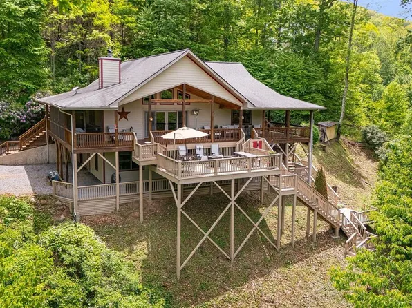 642 Scenic View Rd, Maggie Valley, NC 28751
