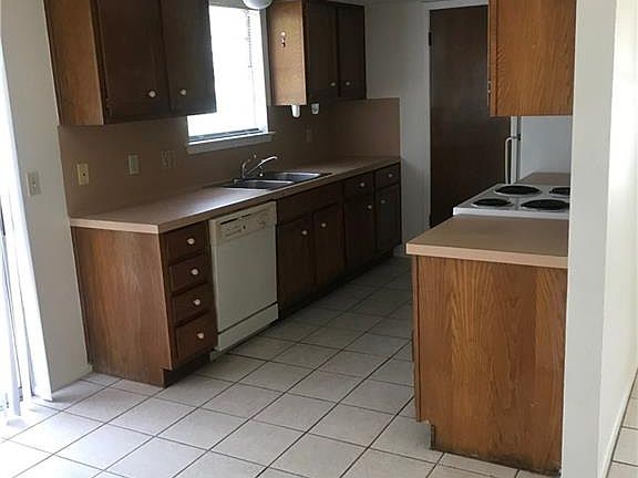 3rd image of 1308 Barbergale St APT B