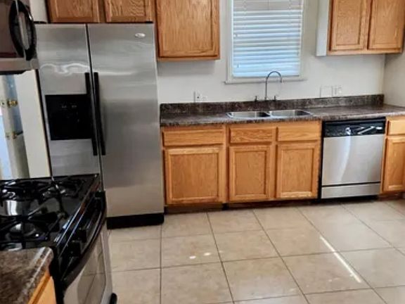 3rd image of 6516 Woodley Ave