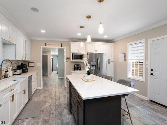 3rd image of 138 Jerome Pl