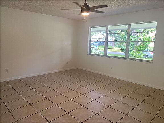 5th image of 1053 Blossom Dr