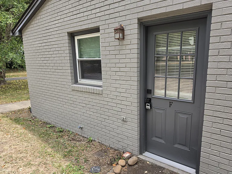 705 S Broad St #F — Photo 20