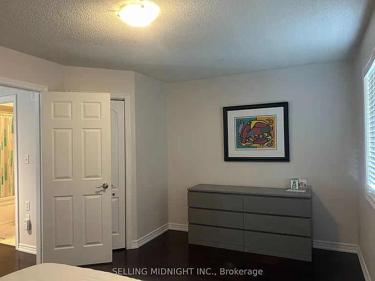 2413 Ravinebrook Cres — Photo 22