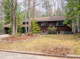 52 Elder Dr, Marquette, MI 49855