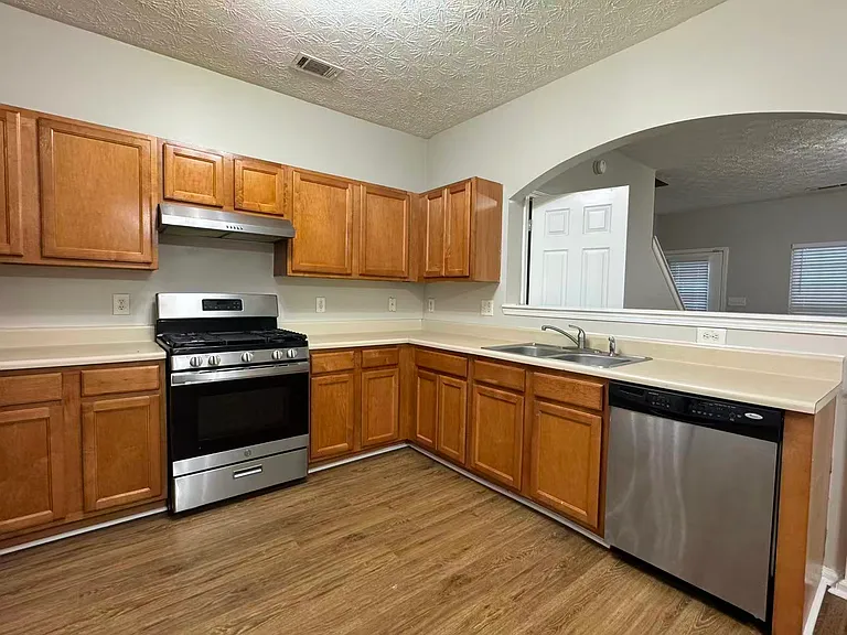 2529 Emma Way — Photo 13