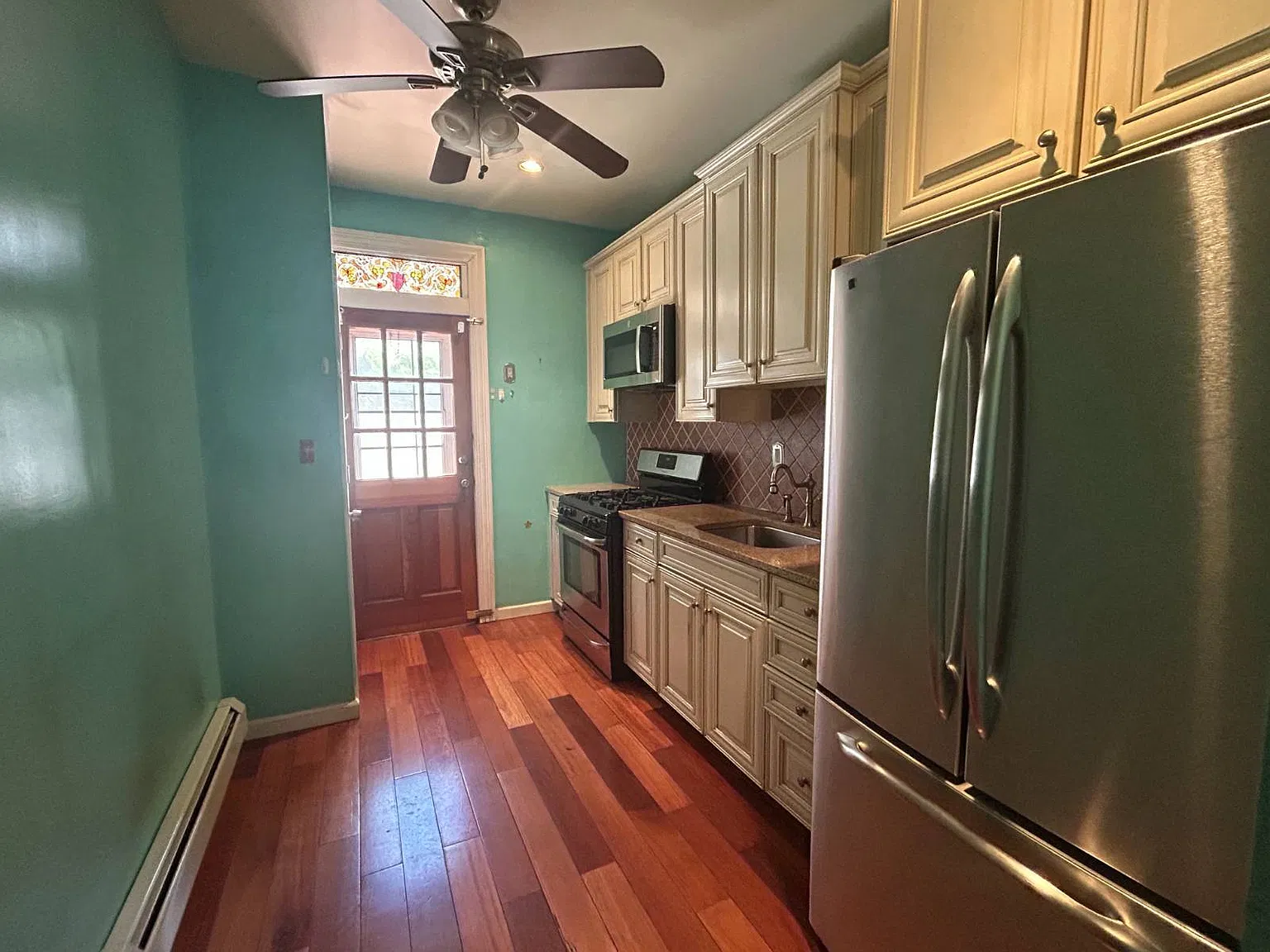 2 bed, 1.0 bath, $2,700 — Photo 2
