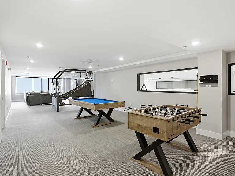 Veranda Apartments — Photo 8
