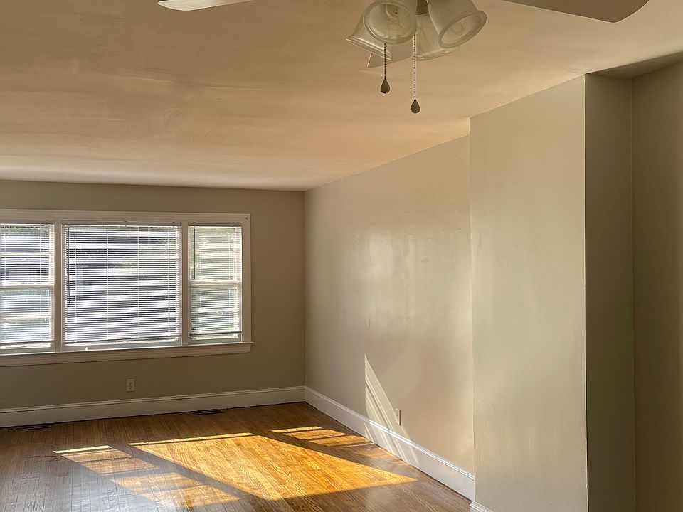 1st image of 102 N Holly St #B