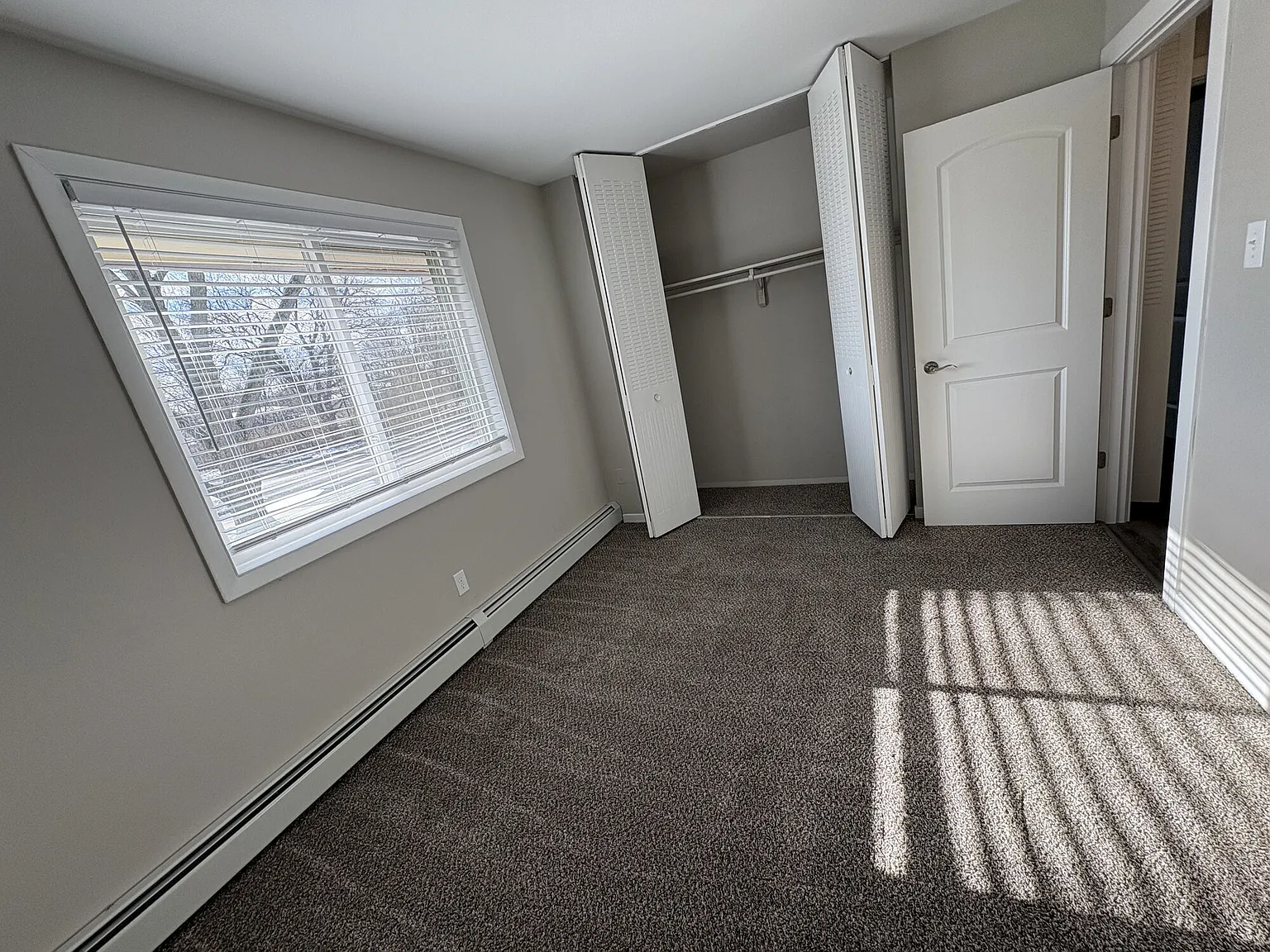 Broadway Crossing Apartments — Photo 4