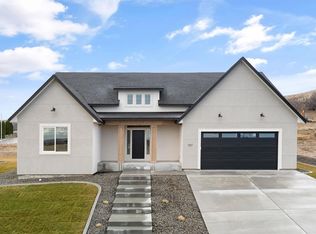 1104 S Florida Loop, Kennewick, WA 99338